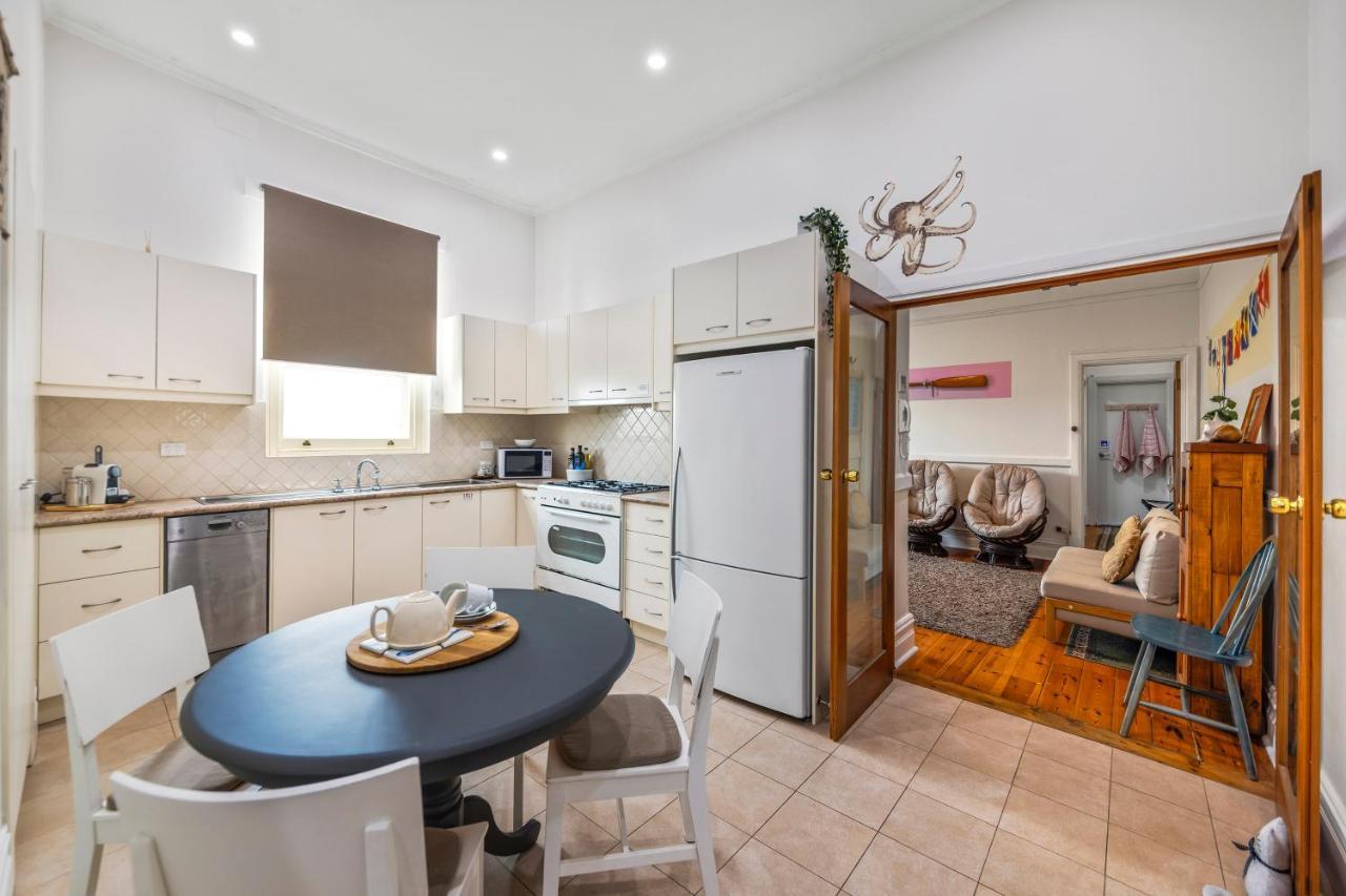 Kerrigan'S On Seaview- One Minute Walk To Beach - Not Beachfront Henley Beach South Luaran gambar